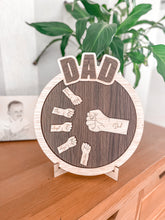 Load image into Gallery viewer, Hand family sign